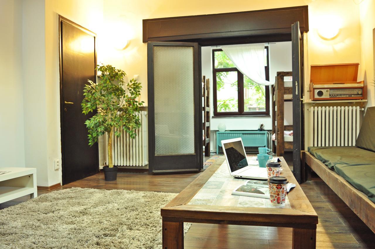 Globe Hostel Bucureşti Eksteriør bilde